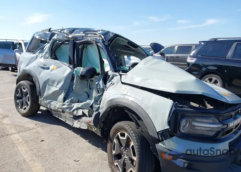 2021 Ford Bronco Sport Outer Banks z USA, uszkodzony, nr VIN 3FMCR9C62MRA63920